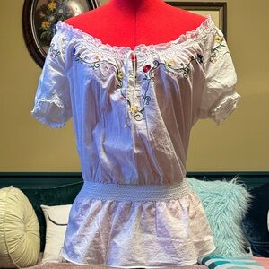 Guess 100% cotton lightweight off the shoulder embroidered peasant blouse